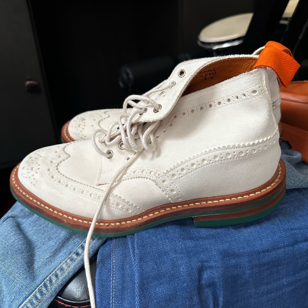 TRICKERS MEN'S S WHITE ANILINE ANTIQUE BROUGE BOOT (VARIOUS UK SIZES) NIB